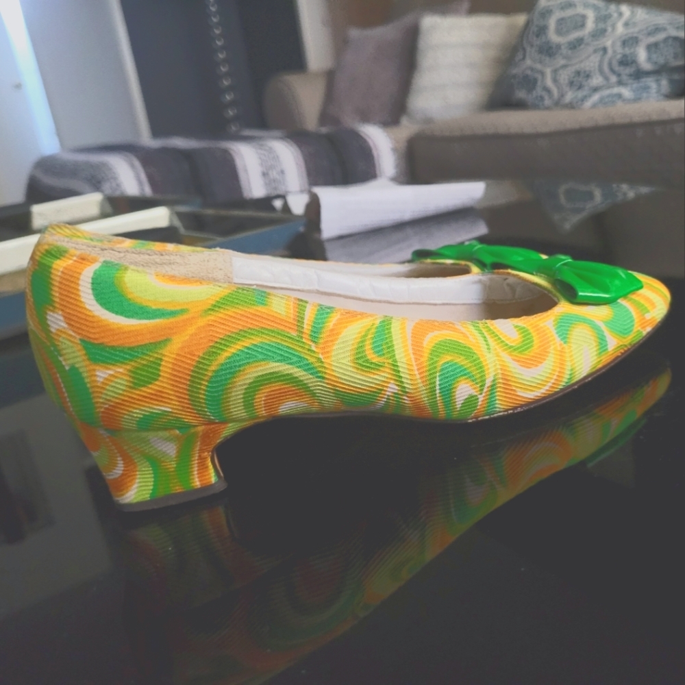 Vintage 1960s kitten heels